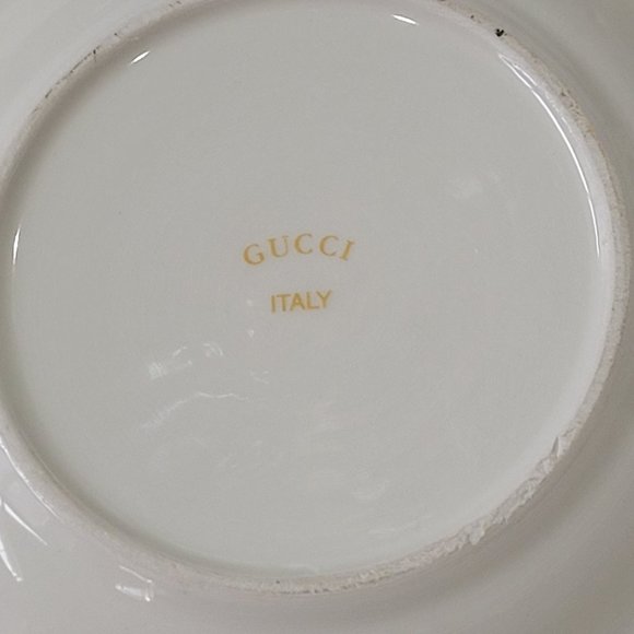 RARE GUCCI Ivory Ashtray (Trinket Dish) with Iconic GOLD LEAF DOUBLE GG design - Picture 2 of 2